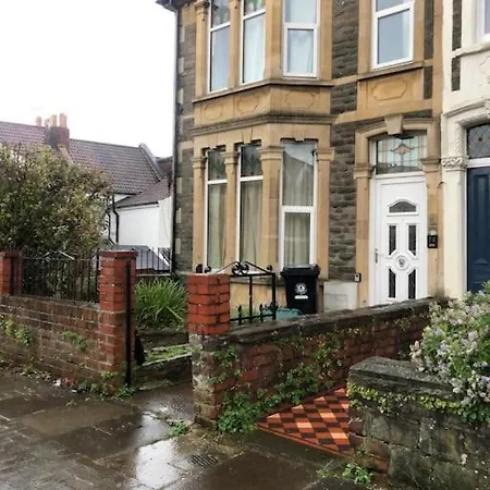Bluebell House Apartment *